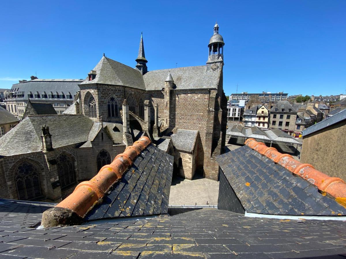 Marie Et Brieuc _ Duplex Lumineux Colore Atypique Face Cathedrale Saint-Brieuc Exterior photo